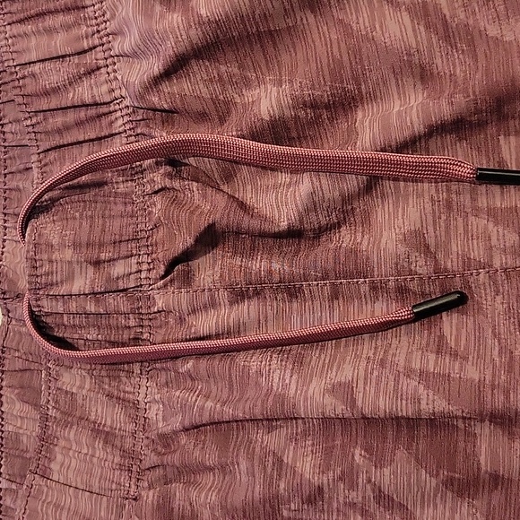 RB3 Men's Athletic Shorts in Maroon Camouflage - Picture 3 of 6